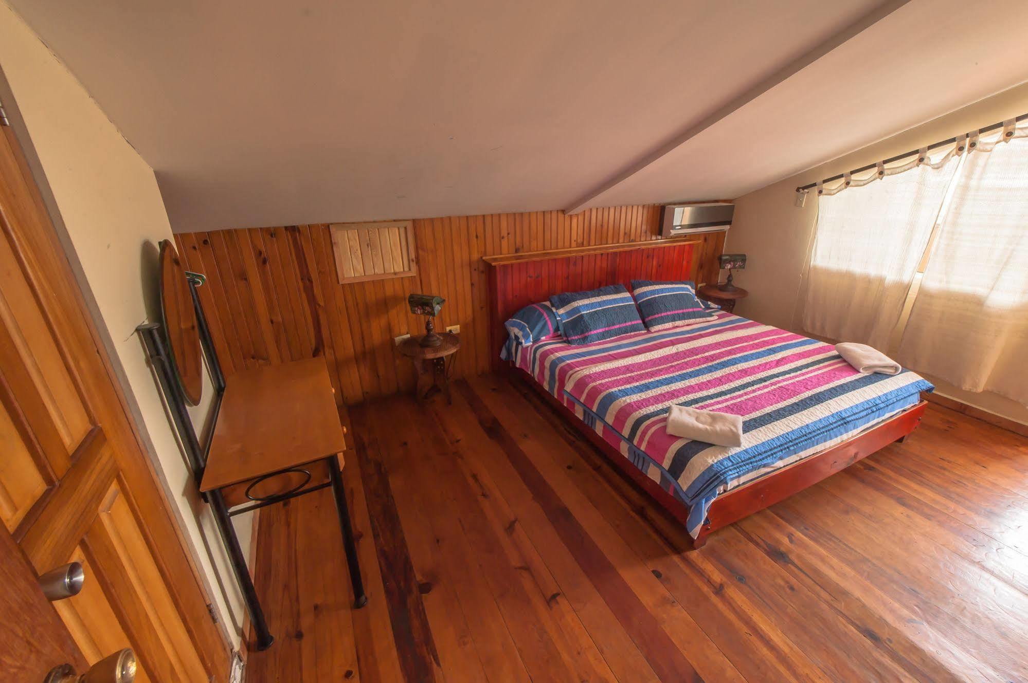 בוקס דל טורו Hotel Posada Los Delfines מראה חיצוני תמונה